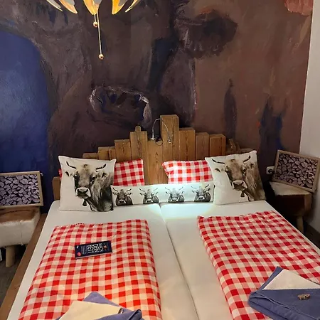 Apartment Glückliche Kuh-villa: Boutique Retreat With Garden & Pool In Kempten-allgäu *