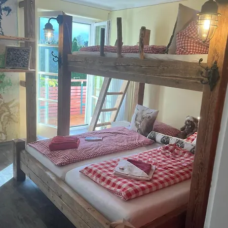 Apartment Glückliche Kuh-villa: Boutique Retreat With Garden & Pool In Kempten-allgäu Kempten