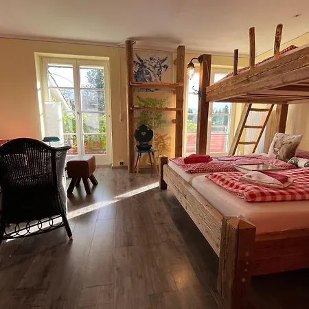 Apartment Glückliche Kuh-villa: Boutique Retreat With Garden & Pool In Kempten-allgäu Kempten