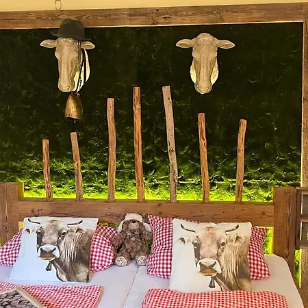 Apartment Glückliche Kuh-villa: Boutique Retreat With Garden & Pool In Kempten-allgäu Kempten