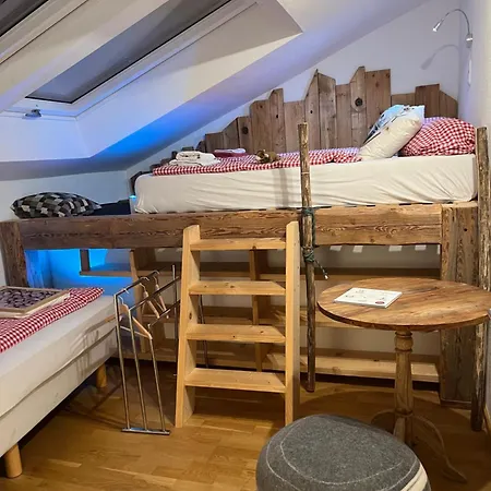 Lejlighed Glueckliche Kuh-villa - Achtsamer Rueckzugsort Mit Traumgarten, Schwimmteich & Raum Zum Sein Bis 18 Personen - Allgaeu Kempten